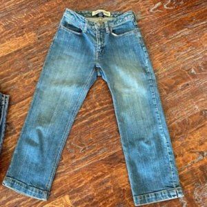 LEVIS * Stretch (very slight) BOOTCUT Cropped CAPRI JEANS * Medium Wash * size 2